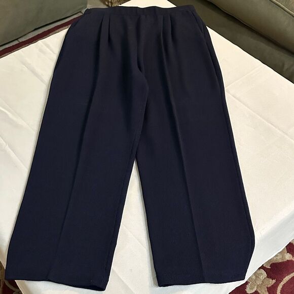 St. John Navy Santana Knit Pleated Pants w/ Pockets Size 16 - Picture 2 of 7